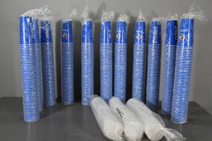 lot 143 image: 11) Sleeves of Pepsi cups and three sleves of lids