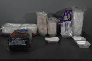 lot 144 image: Food storage containers, trays etc...