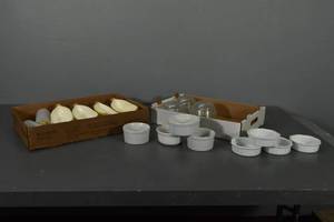 lot 156 image: 8) Banana split boats, custard cups, clear bowls