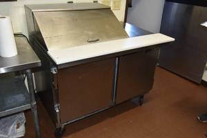 lot 6 image: Beverage Air Sandwich prep table18 slot
