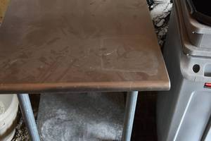 lot 21 image: NSF SS 24 Square prep table with shellf2 round edges