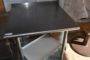 lot 22 image: NSF SS 30 Square prep table round front and back edge