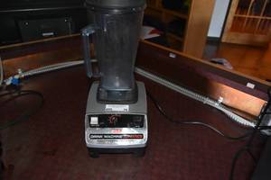 lot 26 image: Vita Mix Drink Machine Advance wtwo controls