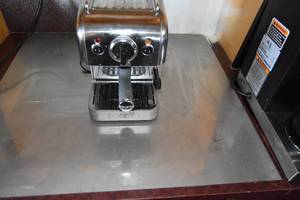 lot 32 image: Dualite Expresso Use grounds or pods