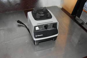 lot 38 image: Vita Mix Drink Machine pulse and timer