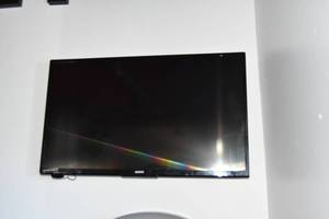 lot 47 image: 40 Sanyo HDMI TV LED, Remote & wall mount