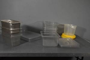 lot 116 image: 6) Cambro and many misc. covered containers