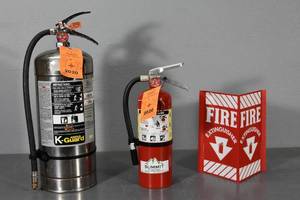 lot 122 image: ANSUL K-Guard Commerical Fire Extingusher