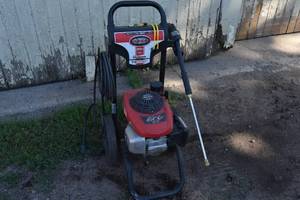 lot 4 image: Power Washer