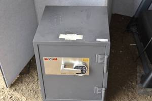 lot 31 image: Fireking Safe