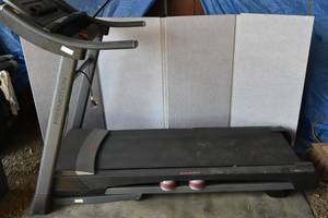 lot 32 image: Treadmill