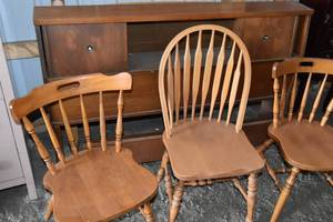 lot 44 image: 3 chairs,2 headboard
