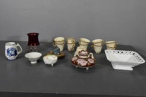 lot 117 image: 11 Lenox coffee cups