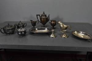 lot 121 image: Silver pieces