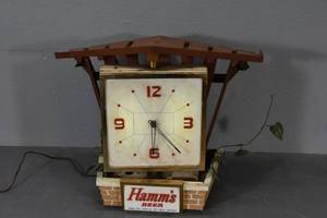 lot 134 image: Hamms Clock