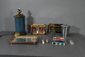 lot 148 image: 2 Beer steins,light, signs