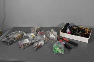 lot 171 image: Tools,trimmer,bungies