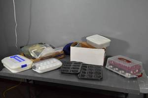 lot 188 image: Plastic containers and bake pans