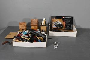 lot 190 image: Knife blockssets,utensils