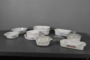 lot 201 image: Fireking  Corning pieces