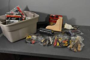 lot 209 image: Tools, tape measures