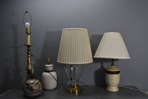 lot 214 image: 5 lamps, 2 shades