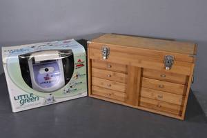 lot 231 image: Little Green Cleaner & box