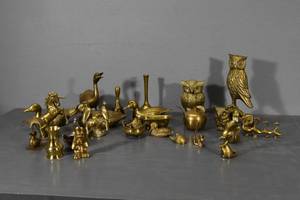 lot 263 image: Brass figurines