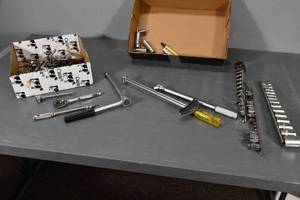 lot 284 image: Sockets, some swival sets