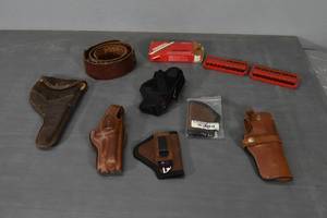 lot 317 image: Many holsters, Glock & Winter