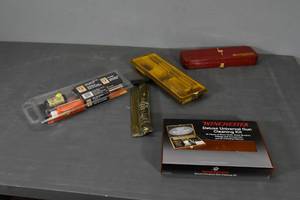 lot 318 image: Winchester & other cleaning kits