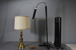 lot 357 image: 2) Lamps & rotating heater