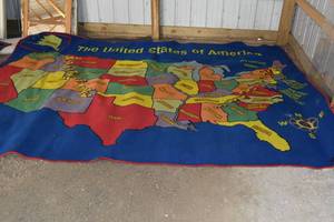 lot 423 image: 9 X 12 US Map Rug