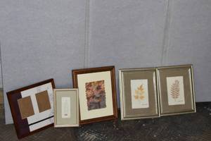 lot 433 image: Pictures and photo frame