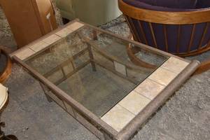 lot 441 image: Glass top coffee table 50 x 29
