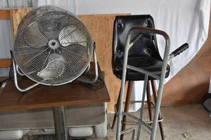 lot 450 image: 2) Fans, table, bar stool, 2 wheeler