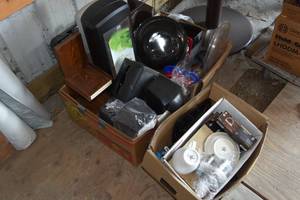 lot 451 image: Poly kids seat, utensils, napkin