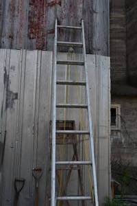 lot 456 image: 20 Aluminum ext. ladder