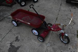 lot 462 image: Metal wagon & kids trike
