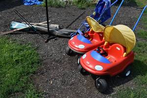 lot 478 image: Stroller, Little tikes, bike rack