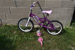 lot 480 image: 18 Girls Bike