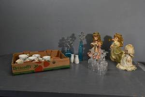 lot 371 image: 8) Cup &amp saucers, N. S &amp P, Blue
