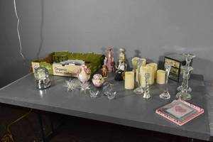 lot 373 image: Battery candles, holders, figurines