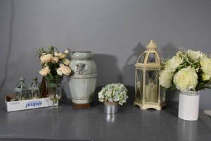 lot 374 image: Stoneware vase wchip, flowers