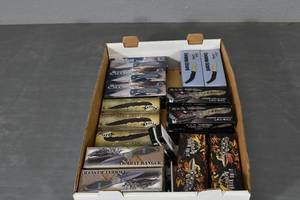 lot 377 image: Folding pocket knives36 per flat