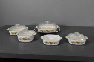 lot 381 image: 5) Corning casseroles4 lids1 chip