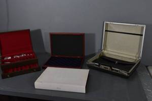 lot 402 image: Stainless flatware, 2) Quarter boxes