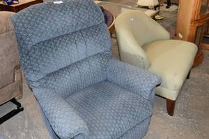 lot 448 image: Lazy Boy Swivel Recliner
