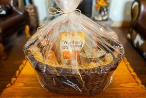 lot 12 image: Pumpkin Basket