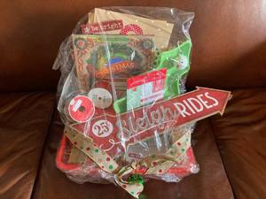 lot 13 image: Christmas Basket